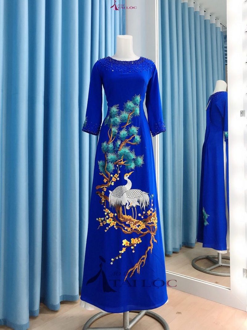 SAY ĐẮM với 10 mẫu váy cưới màu xanh đẹp nhất dành cho Cô Dâu