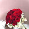 Bó hoa cưới hồng đỏ cưới cầm tay kết nơ ruy băng V13