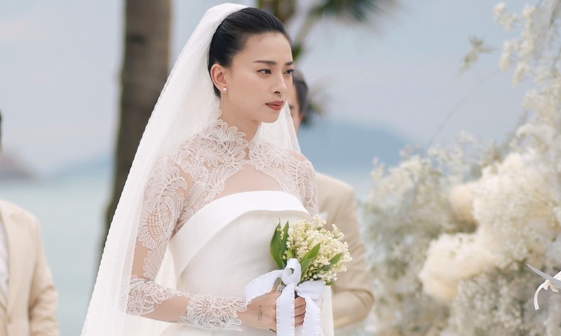 Bó hoa cưới linh lan giá bao nhiêu