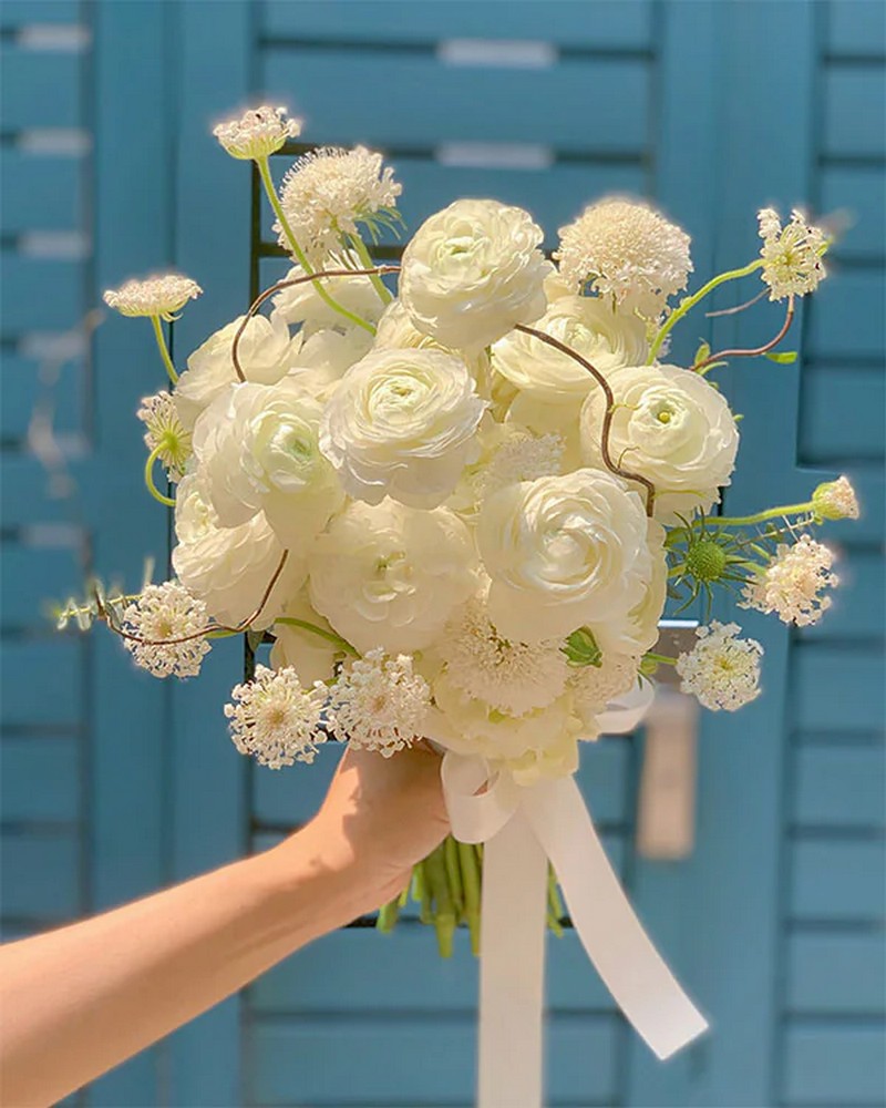 Bó hoa cưới mao lương trắng tinh khôi