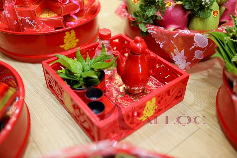 khay trà rượu cưới đỏ