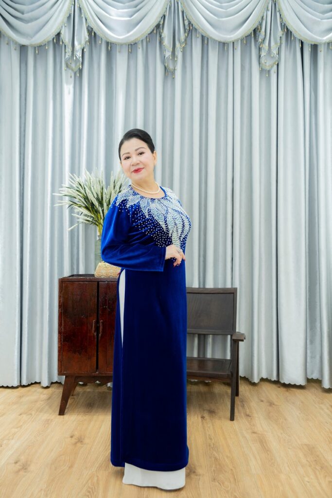 Áo dài bà sui nhung xanh coban XN248