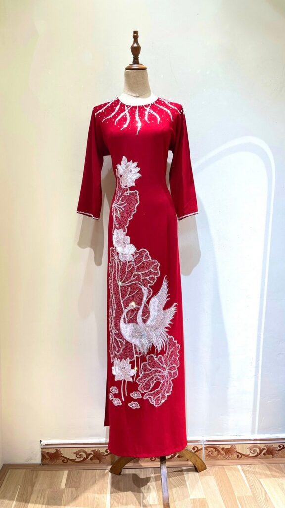 Áo dài bà sui đỏ lụa mango ép đá -D387