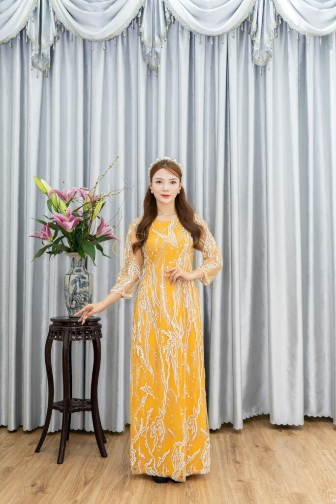 Áo dài bà sui vàng kim tuyến-V374